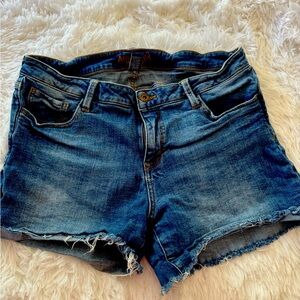 Arizona Jean Co stretch  denim booty shorts